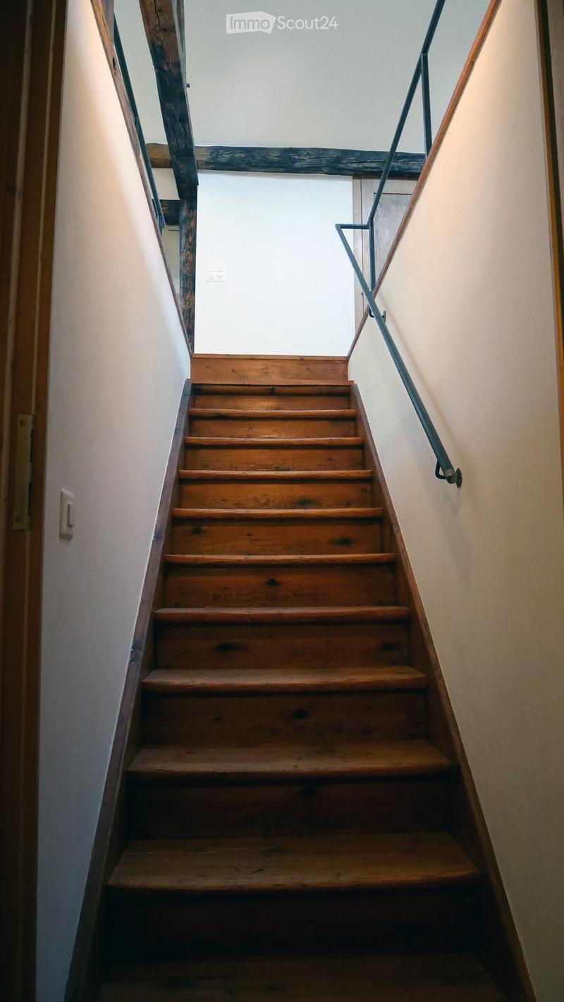 Grande appartamento mansardato ristrutturato / loft (circa 100 m2) con fascino speciale (circa 15 minuti da Steffisburg) (2)