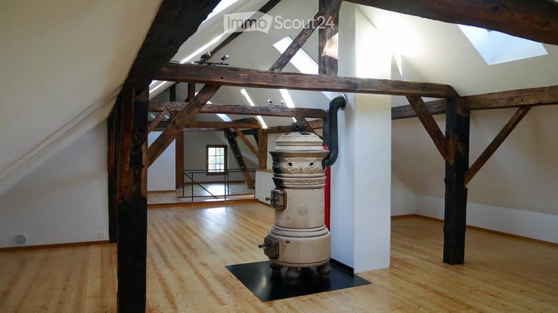Grande appartamento mansardato ristrutturato / loft (circa 100 m2) con fascino speciale (circa 15 minuti da Steffisburg) (13)