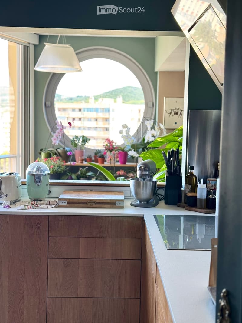Panoramic apartment of 124 m² fully renovated – calm, light and exceptional view (30)