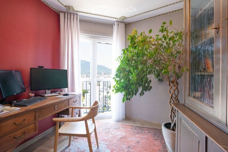 Panoramic apartment of 124 m² fully renovated – calm, light and exceptional view (17)