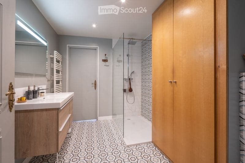 Panoramic apartment of 124 m² fully renovated – calm, light and exceptional view (14)