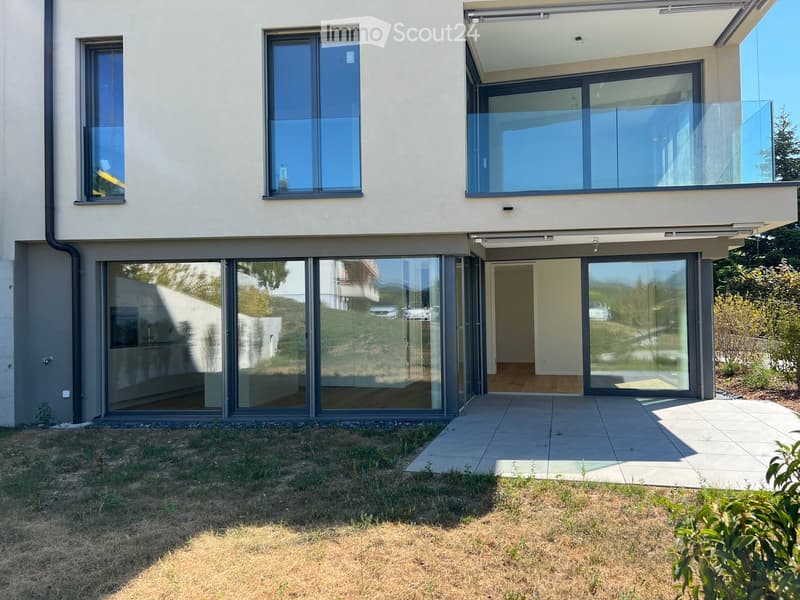 Appartamento nuovo di 2.5 locali con terrazza e prato privato, bella vista sul lago e le montagne (8)