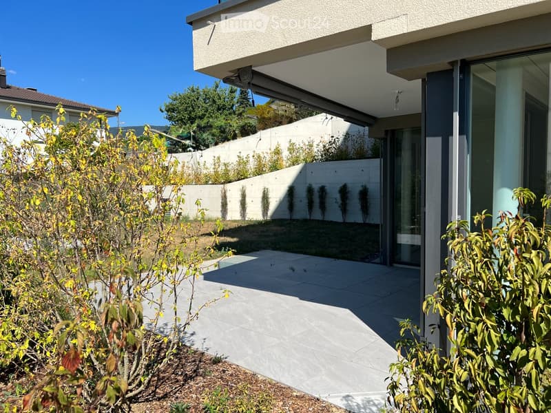 Appartamento nuovo di 2.5 locali con terrazza e prato privato, bella vista sul lago e le montagne (7)