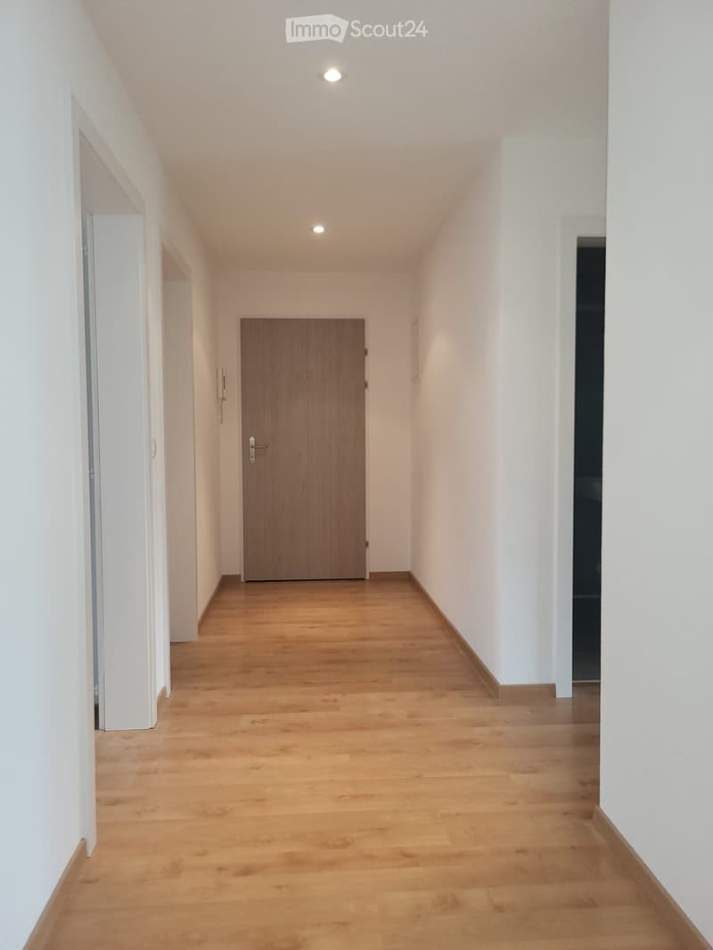 Appartamento luminoso 4.5 locali con balcone e bella vista a Friburgo (9)