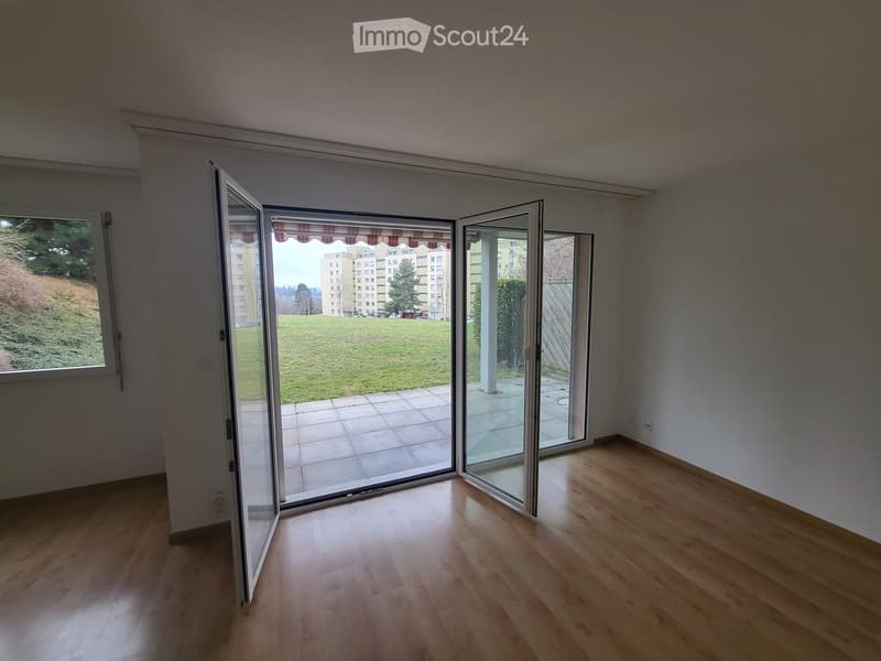 Appartamento luminoso 4.5 locali con balcone e bella vista a Friburgo (13)