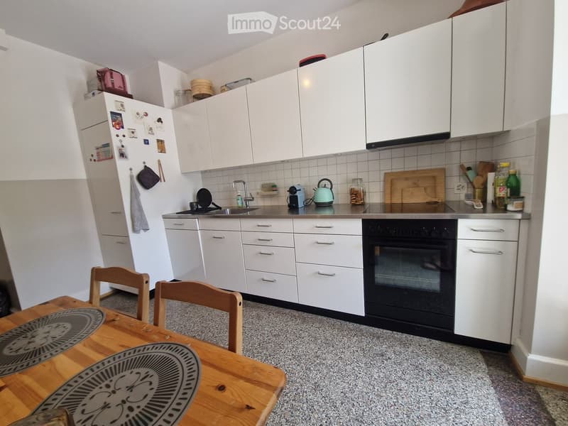 {"type": "Kitchen", "objects": ["refrigerator", "oven", "sink", "faucet", "cutting board", "oven mitt", "table", "chair", "cup", "fridge magnet", "oven", "oven mitt", "oven", "oven", "oven", "oven", "oven", "oven", "oven", "oven", "oven", "oven", "oven",