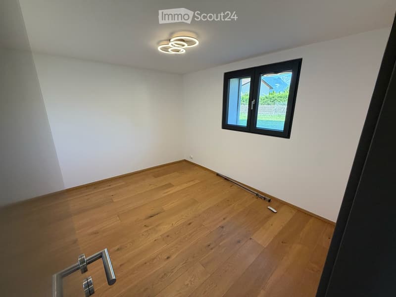 Casa indipendente luminosa e rinnovata ad Aigle – 4,5 locali con grande terreno (10)