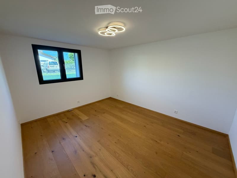 Casa indipendente luminosa e rinnovata ad Aigle – 4,5 locali con grande terreno (9)