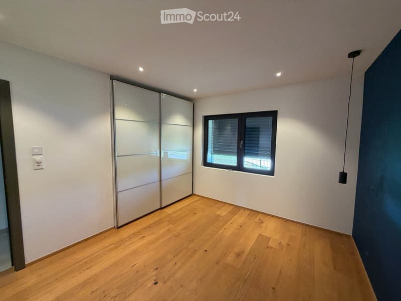 Casa indipendente luminosa e rinnovata ad Aigle – 4,5 locali con grande terreno (8)