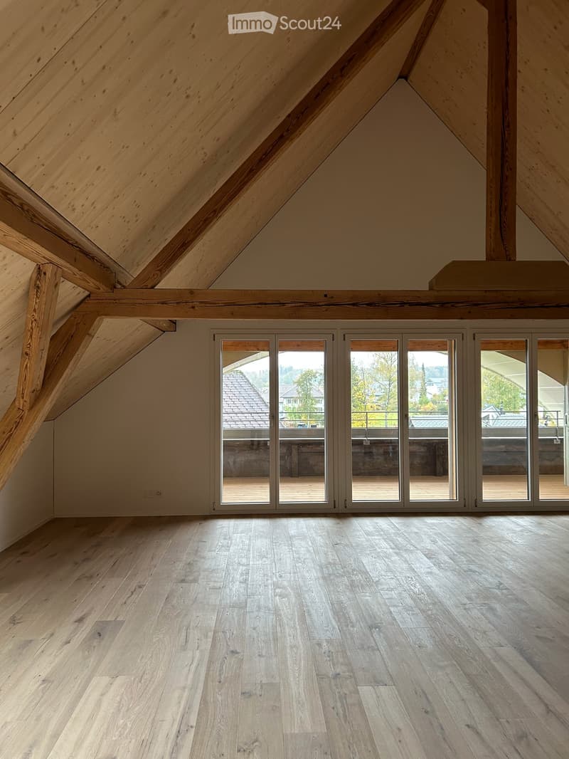Beautiful, spacious attic apartment in a renovated farmhouse in Herzogenbuchsee, Oberönz district (6)