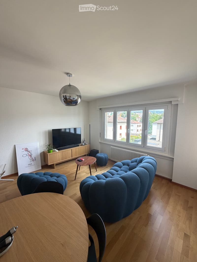 Geräumige 2.5-Zimmer-Wohnung mit Garagenbox in Payerne (1)