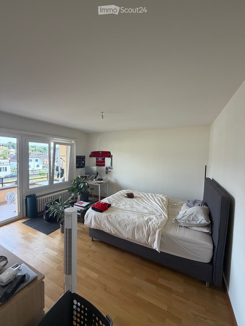 Geräumige 2.5-Zimmer-Wohnung mit Garagenbox in Payerne (2)