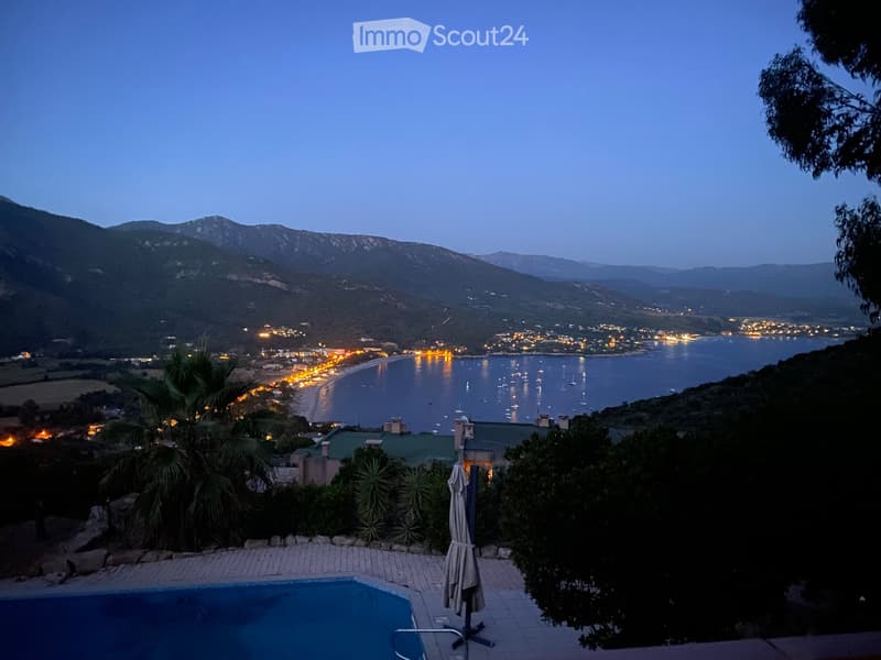 Villa auf Korsika mit Pool in traumhafter Lage am Meer (47)