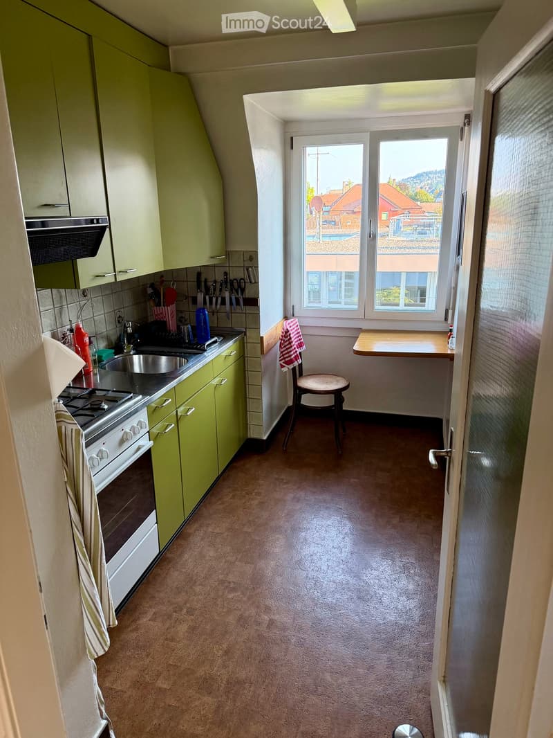 Charmante 3-Zimmer-Altbauwohnung inkl. Parkplatz an ruhiger und zentraler Lage in Zürich (8)