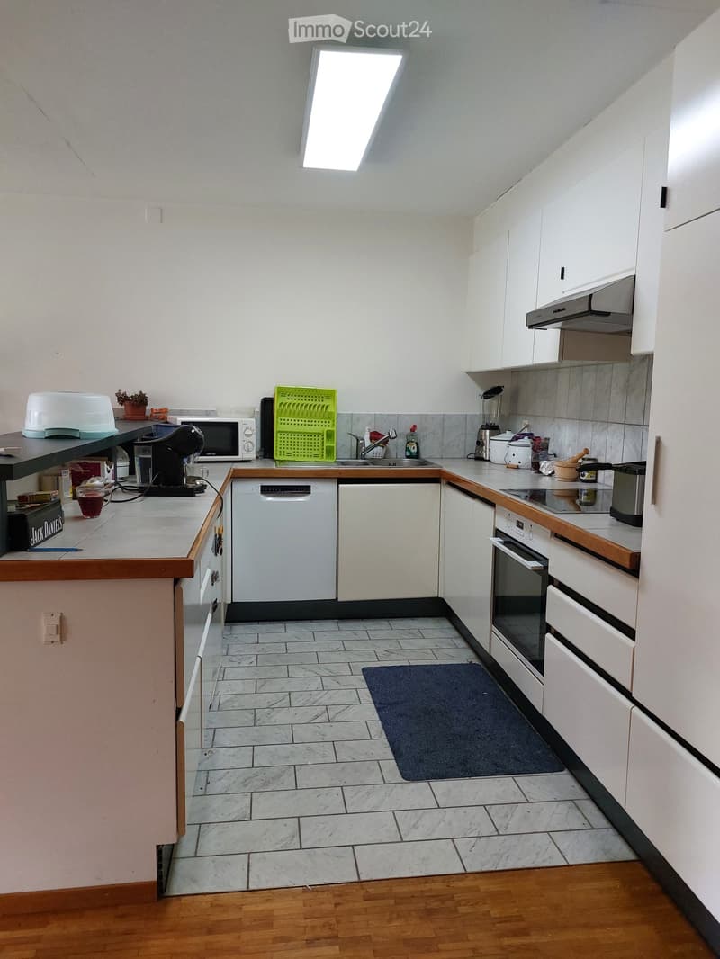 {"type": "Kitchen", "objects": ["dishwasher", "oven", "microwave", "coffee maker", "blender", "faucet", "sink", "oven mitt", "oven cleaner", "oven mitt", "oven cleaner", "oven mitt", "oven cleaner", "oven mitt", "oven cleaner", "oven mitt", "oven cleaner"