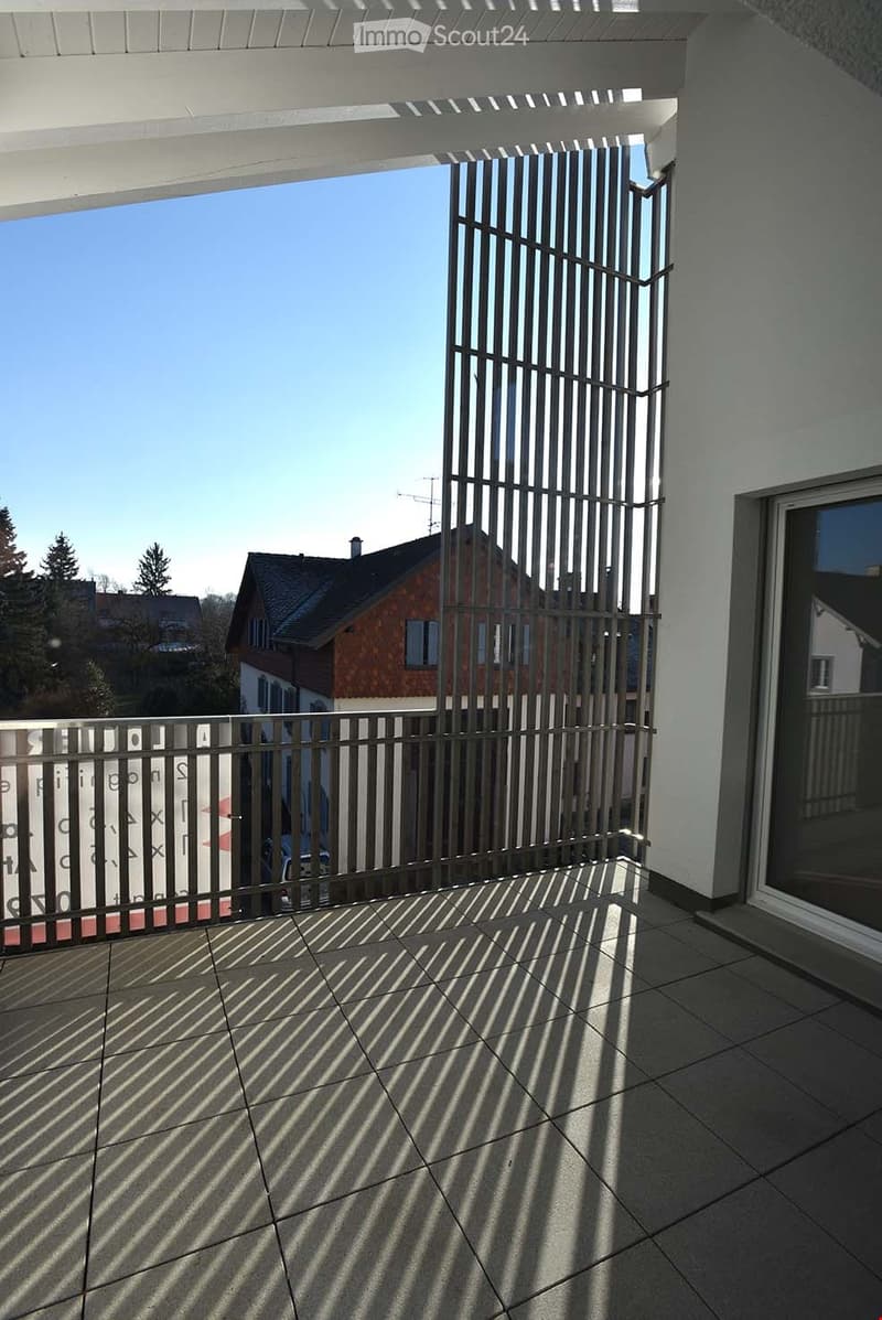 La terrasse prête à vous accueillir pour vos petits déjeuners exclusifs
