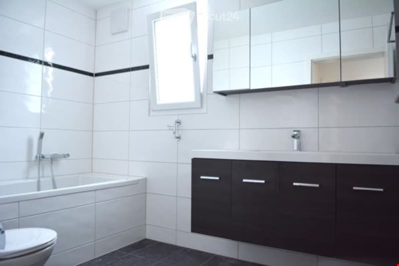 Superbes 4,5-Zimmer-Dachwohnung mit Balkon und Terrasse (11)