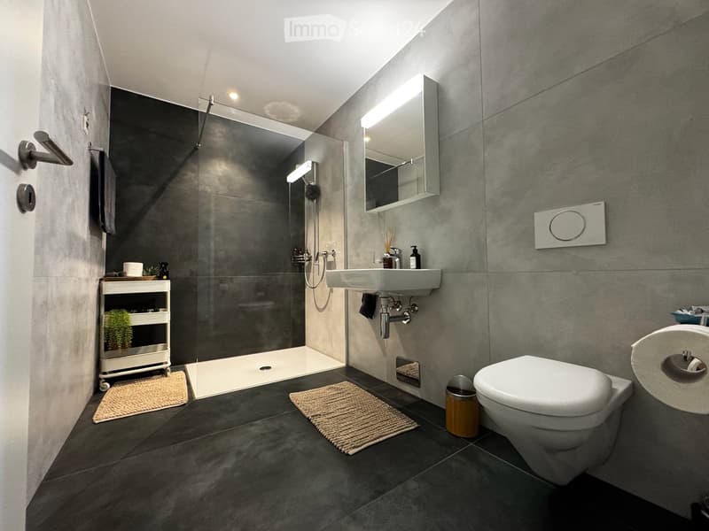 Exklusive 5.5 Zimmer Wohnung wenige Gehminuten vom Bahnhof Düdingen und Dorfzentrum (20)