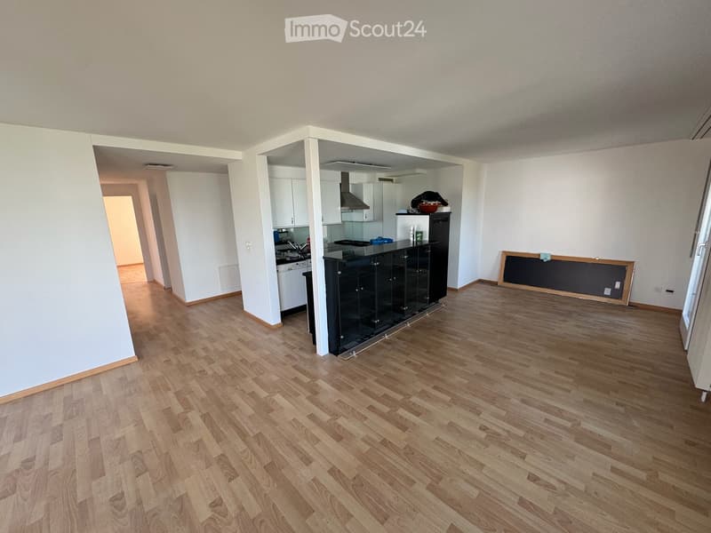 Helle, ruhige 4.5-Zimmer-Wohnung mit Balkon in Murten (4)