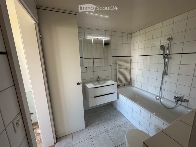 Helle, ruhige 4.5-Zimmer-Wohnung mit Balkon in Murten (11)