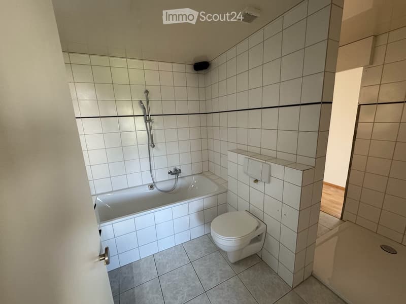 Helle, ruhige 4.5-Zimmer-Wohnung mit Balkon in Murten (12)