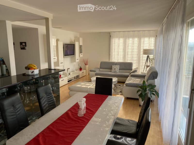 Helle, ruhige 4.5-Zimmer-Wohnung mit Balkon in Murten (2)