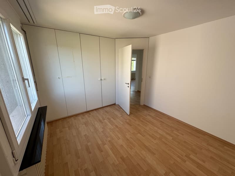 Helle, ruhige 4.5-Zimmer-Wohnung mit Balkon in Murten (8)