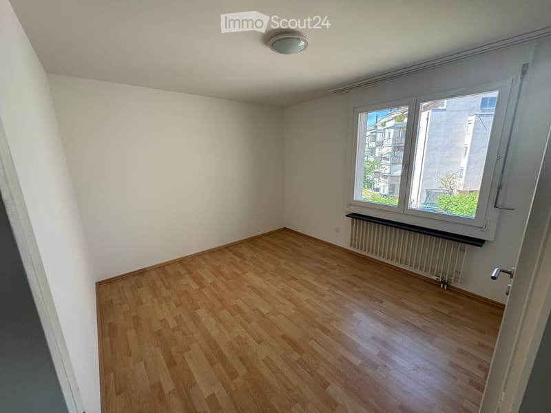 Helle, ruhige 4.5-Zimmer-Wohnung mit Balkon in Murten (9)