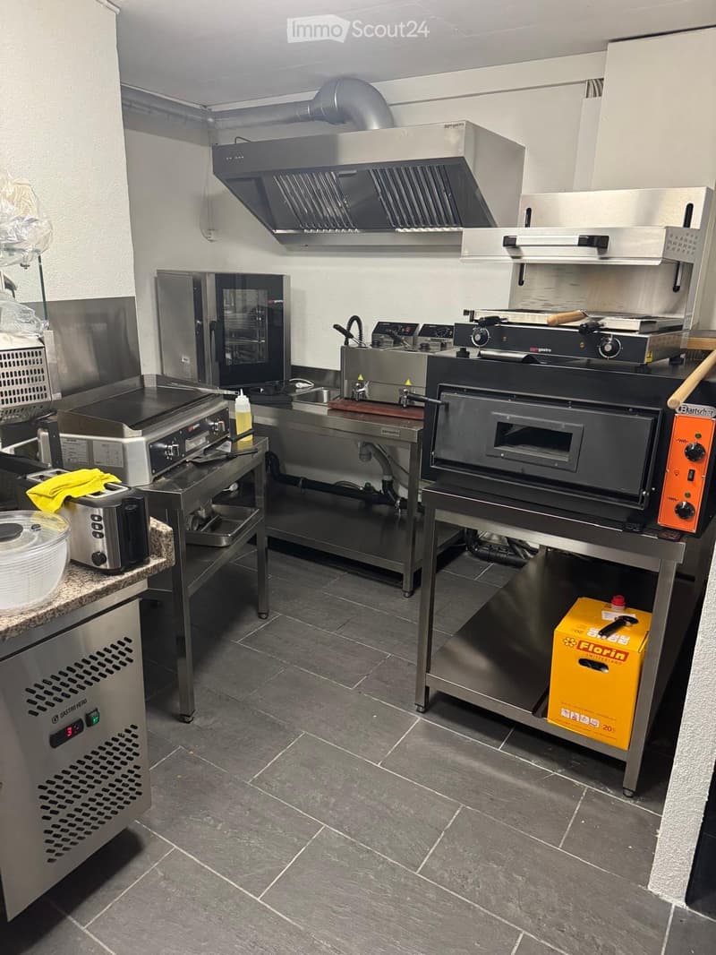 {"type": "Kitchen", "objects": ["oven", "refrigerator", "toaster", "microwave", "sink", "faucet", "oven hood", "table", "oven", "oven", "oven", "oven", "oven", "oven", "oven", "oven", "oven", "oven", "oven", "oven", "oven", "oven", "oven", "oven", "oven",