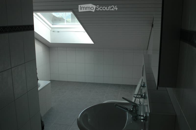 Bad Nr. 2 mit Badewanne