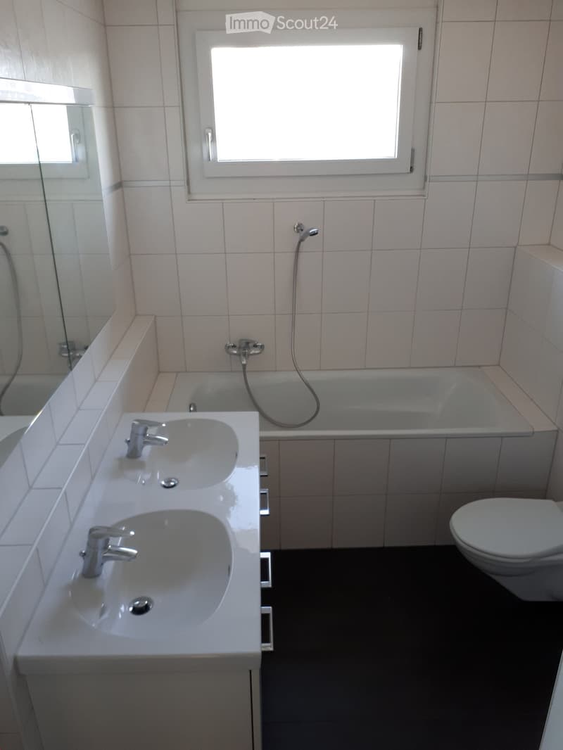 Grosse 5.5 Zimmerwohnung im Industriering von Lyss (8)