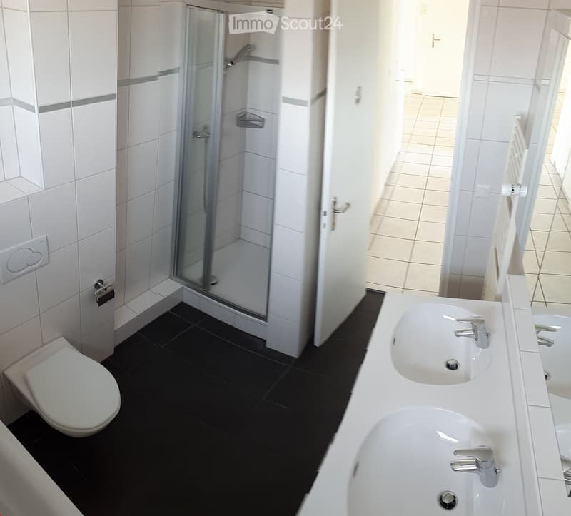 Grosse 5.5 Zimmerwohnung im Industriering von Lyss (7)