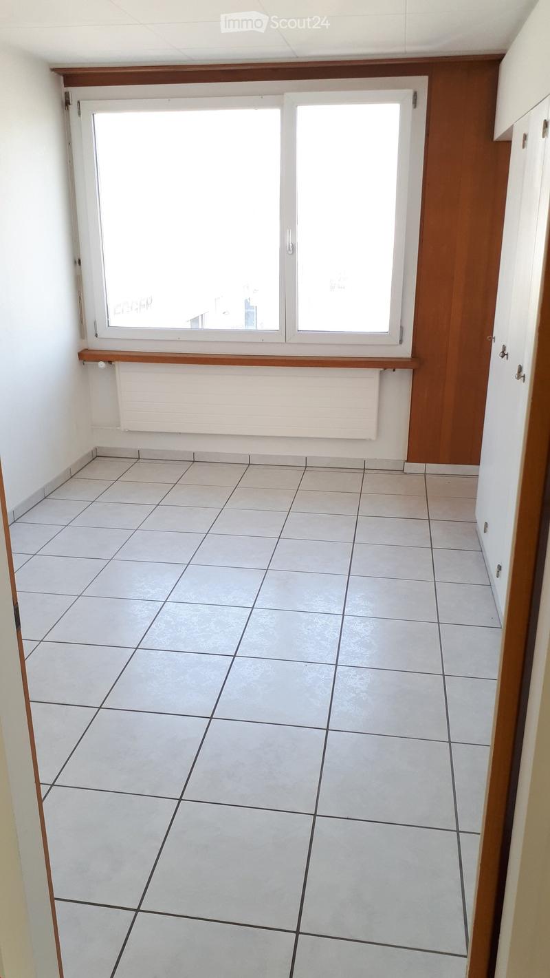 Grosse 5.5 Zimmerwohnung im Industriering von Lyss (10)