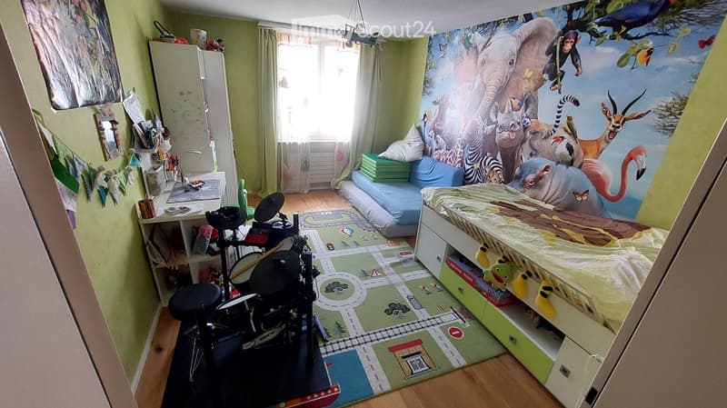 Geräumiges 7.5-Zimmer-Reihenhaus an der Ackerstrasse in Volketswil (11)