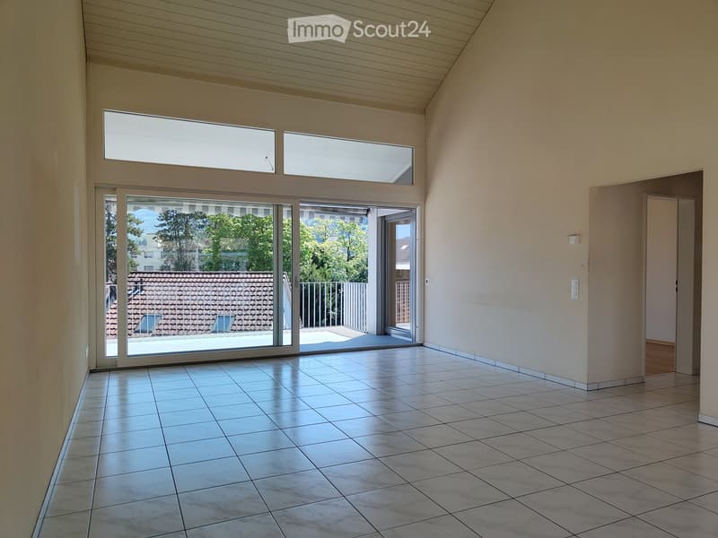 Wohnen im Dorfzentrum von Aesch – 3½-Zimmer-Dachgeschosswohnung mit Balkon (2)