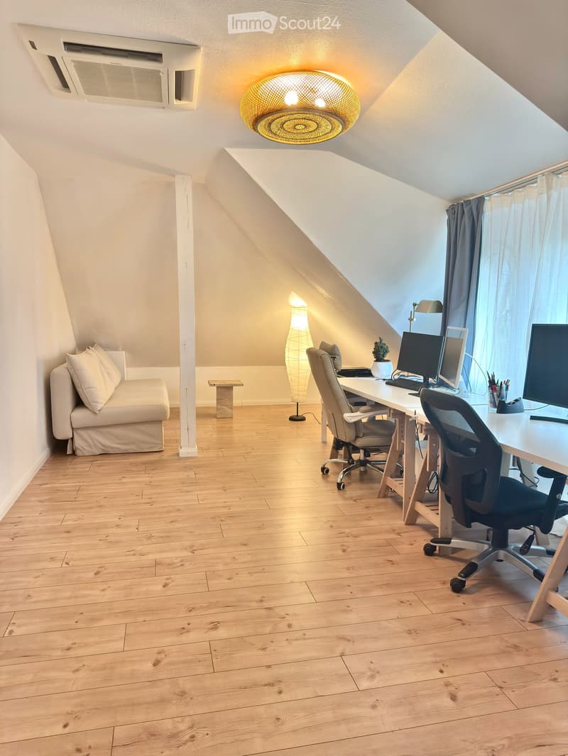 3 v 3 Schlafzimmern/Büro - Sicht von der begehbaren Ankleide/Stauraum