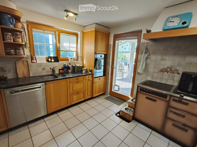 {"type": "Kitchen", "objects": ["sink", "faucet", "oven", "dishwasher", "cutting board", "oven mitt", "oven", "fridge", "oven", "oven", "oven", "oven", "oven", "oven", "oven", "oven", "oven", "oven", "oven", "oven", "oven", "oven", "oven", "oven", "oven",