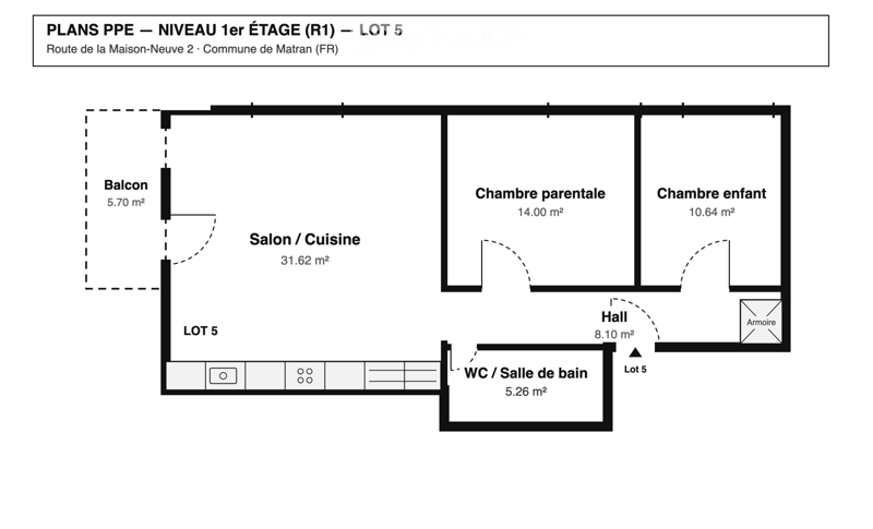 Floor plan of the first floor (R1) of Lot 5, showing a combined living/dining area, master bedroom, child's bedroom, hallway, bathroom, and balcony.
