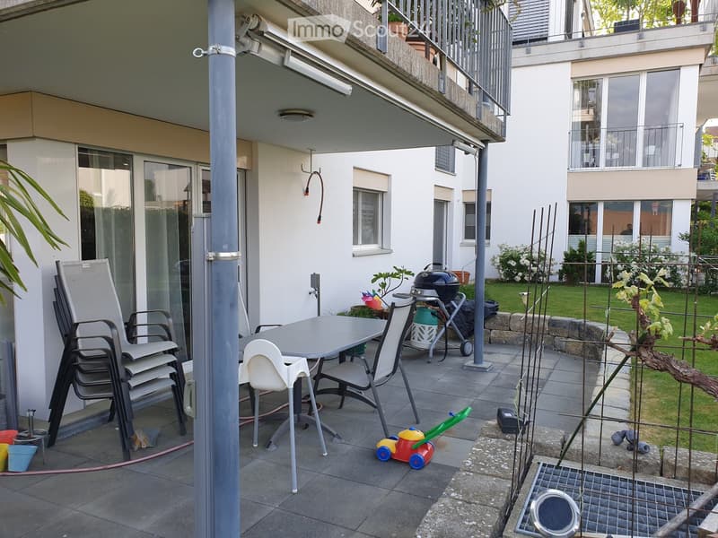Moderne Parterrewohnung mit Seesicht und eigenem Garten (3)