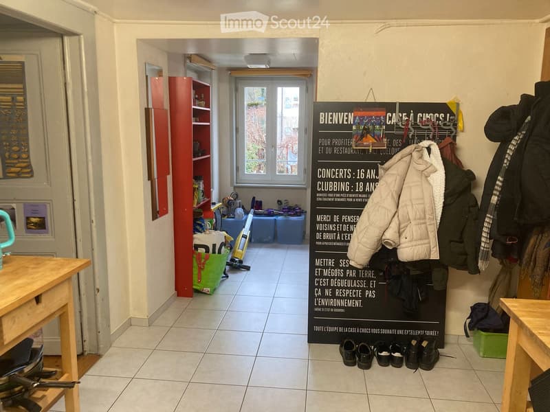 Duplex 5 pièces avec cachet proche de la gare, vue et jardin commun (8)