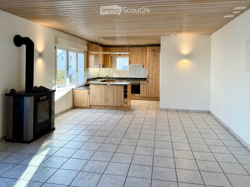 Helle 4.5-Zimmer-Wohnung mit Kamin und Balkon – 120 m² (3)