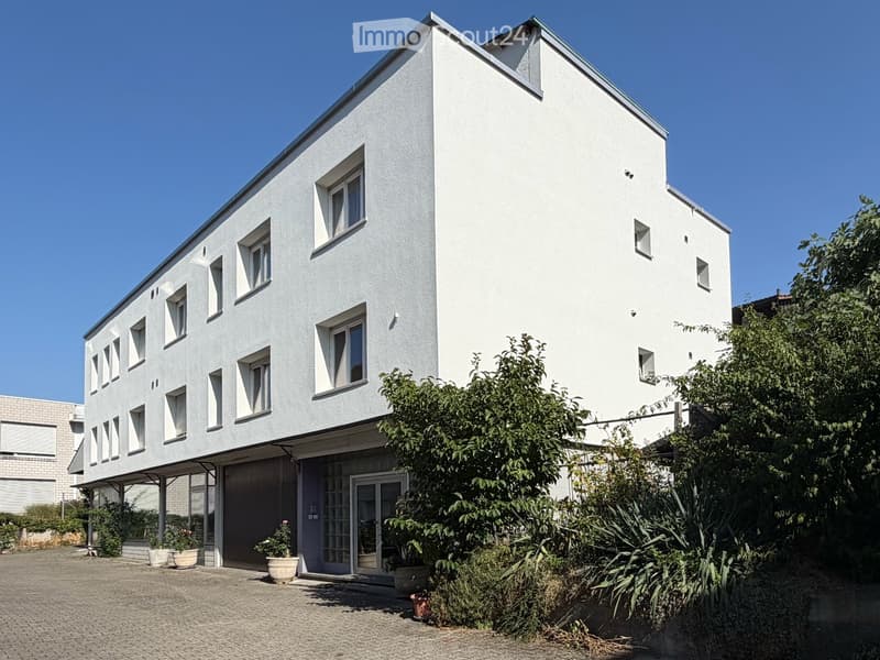 Helle 4.5-Zimmer-Wohnung mit Kamin und Balkon – 120 m² (15)