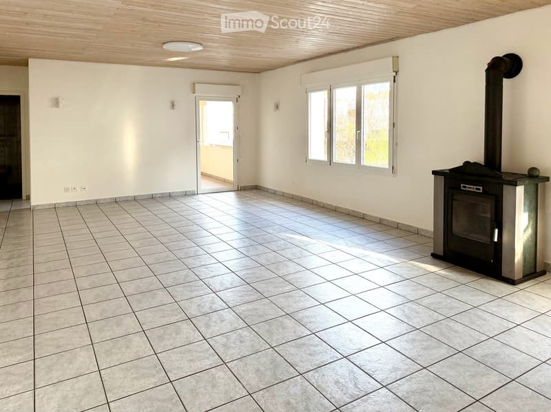 Helle 4.5-Zimmer-Wohnung mit Kamin und Balkon – 120 m² (7)