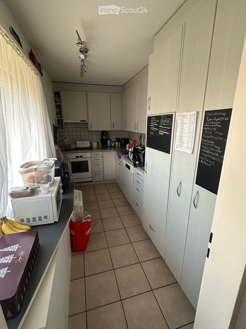 {"type": "Kitchen", "objects": ["microwave", "oven", "cupboard", "fridge", "curtain", "oven", "cupboard", "fridge", "oven", "cupboard", "oven", "cupboard", "oven", "cupboard", "oven", "cupboard", "oven", "cupboard", "oven", "cupboard", "oven", "cupboard",