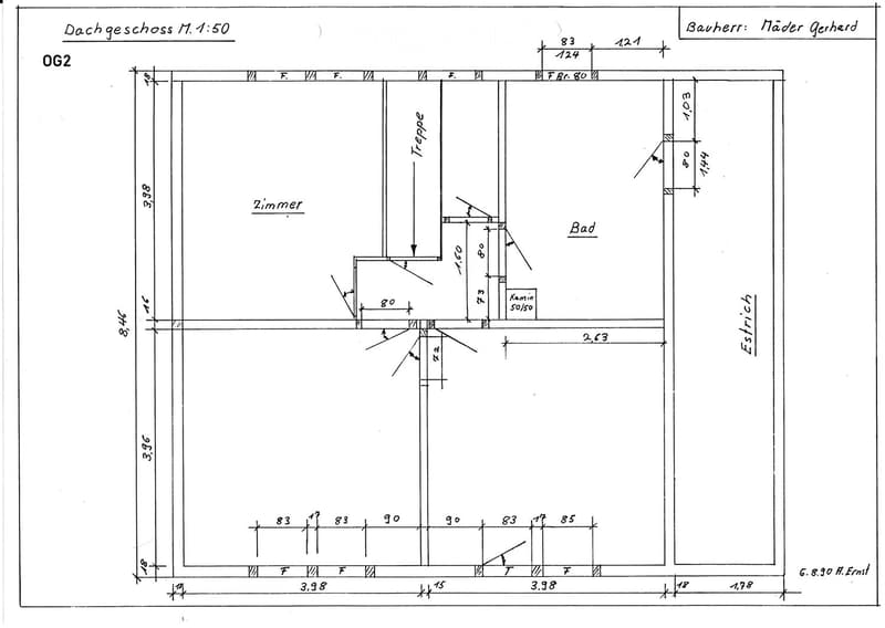 Floor plan of the attic level (Dachgeschoss) showing a room, bathroom, and staircase. Dimensions and measurements are indicated.