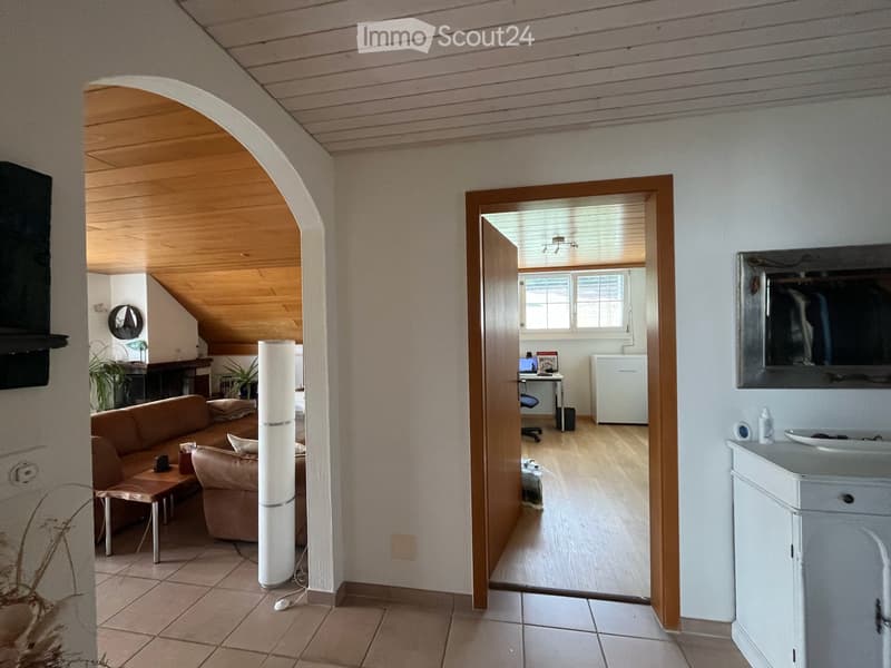 Helle ruhige 4.5-Zimmer-Wohnung mit Balkon und Garage in 3 Familienhaus in Aristau-Althäusern (8)