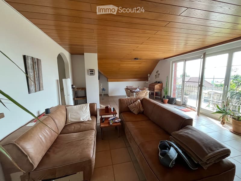 Helle ruhige 4.5-Zimmer-Wohnung mit Balkon und Garage in 3 Familienhaus in Aristau-Althäusern (2)