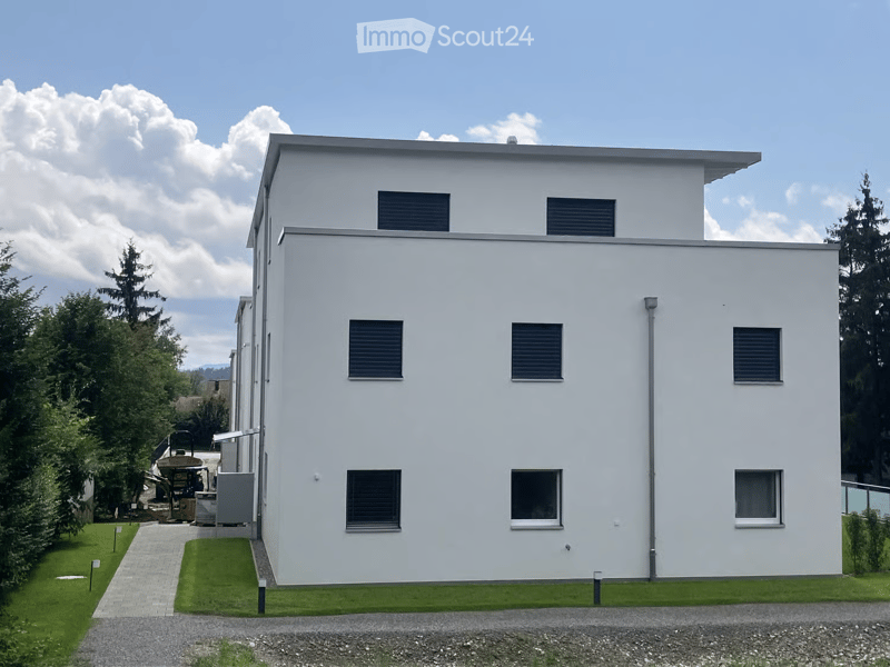 2 1/2 ZI-ATTIKA-WOHNUNG in MFH mit 6 WHG (2)