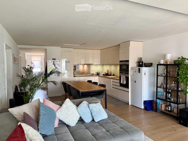 Schöne 4.5-Zimmer-Wohnung in der Nähe des Pfäffikersees (2)