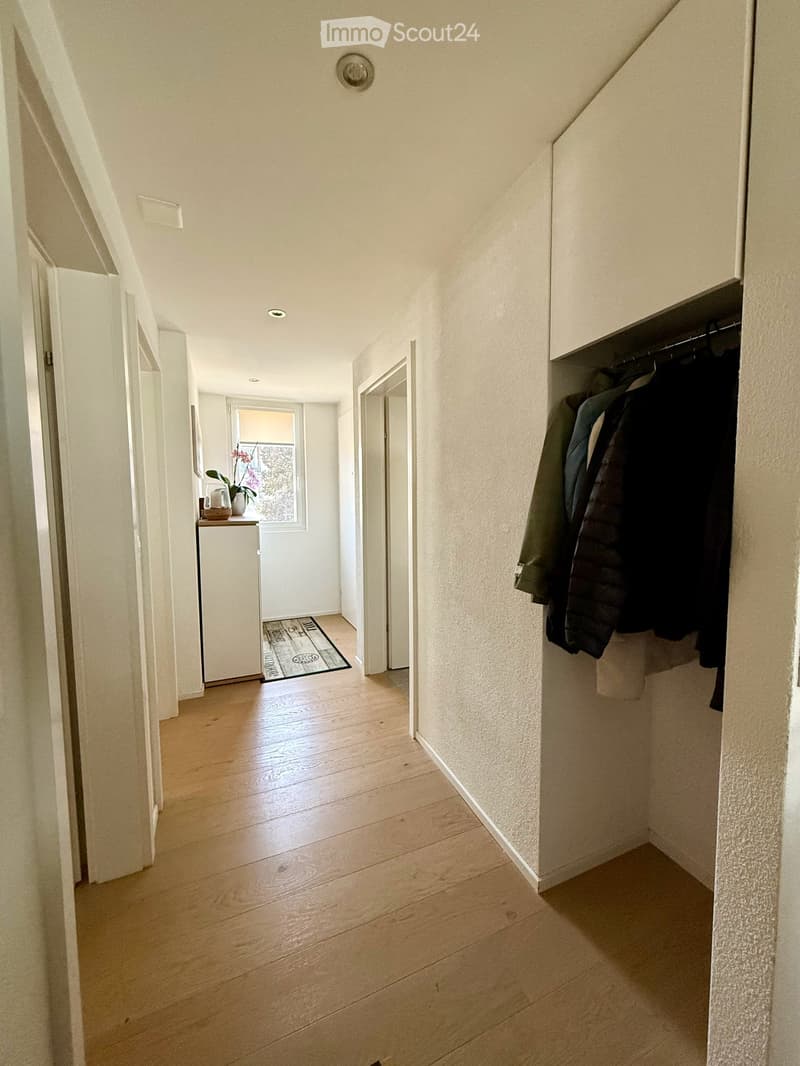 Schöne 4.5-Zimmer-Wohnung in der Nähe des Pfäffikersees (4)